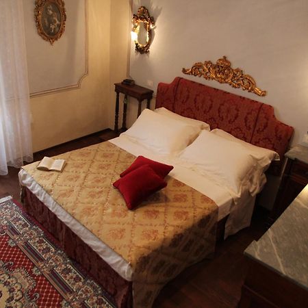 مبيت وإفطار تشيوسي Residenza Dei Ricci المظهر الخارجي الصورة