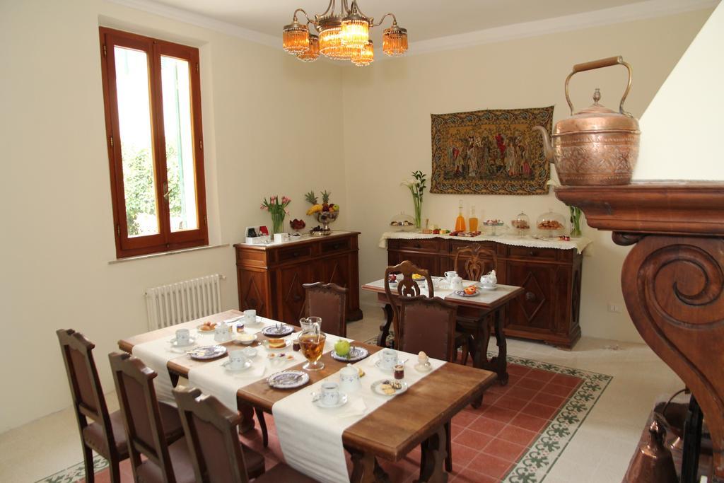 مبيت وإفطار تشيوسي Residenza Dei Ricci المظهر الخارجي الصورة