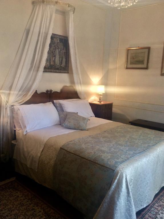مبيت وإفطار تشيوسي Residenza Dei Ricci المظهر الخارجي الصورة